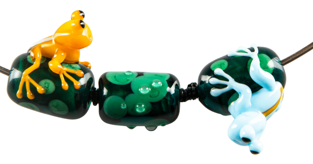 grenouille, perle de verre, bijou artisanal, bijoux en verre, fait main, collier grenouille, glass frog, amphibians glass